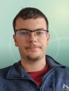 Profilfoto von Pavo aus Pforzheim. Berufswunsch: Industriekaufmann/-frau und Kaufmann/-frau – Büromanagement. Branche: Elektronik und Gastronomie, Hotellerie, Tourismus.