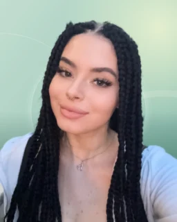 Profilfoto von Sasha aus Neunkirchen. Berufswunsch: Empfangsmitarbeiter/in und Servicekraft. Branche: Beratung, Consulting und Events, Messen, Promotion.