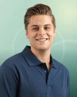 Profilfoto von Maurice aus Ratingen. Berufswunsch: Bürohelfer/in und Schutz-und Sicherheitsfachkraft. Branche: Personalwesen, HR und Schutz, Ordnung, Sicherheit.