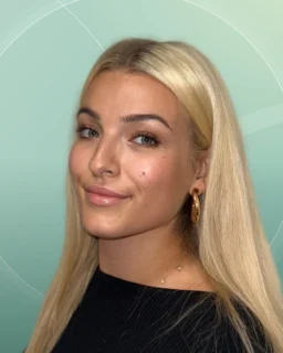 Profilfoto von Celine. Berufswunsch: Kaufmann/-frau – Büromanagement. Branche: Beratung, Consulting und Bildung, Pädagogik.