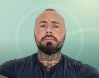 Profilfoto von Denis aus Rastatt. Berufswunsch: Metallbauer/in und Produktionshelfer/in. Branche: Produktion, Fertigung.