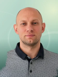 Profilfoto von Oleg aus Ostfildern. Berufswunsch: Einkäufer/in. Branche: Logistik, Transport, Verkehr.