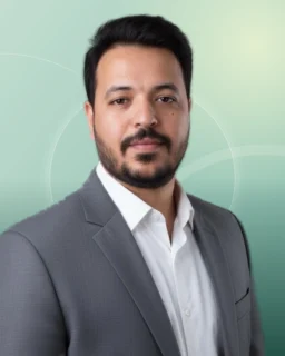 Profilfoto von Kamal aus Weiden in der Oberpfalz. Berufswunsch: Fachkraft – Lagerlogistik. Branche: Logistik, Transport, Verkehr.