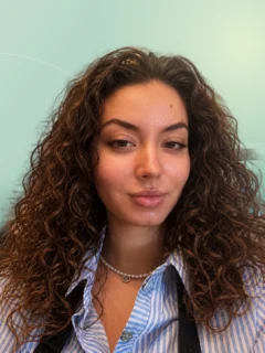 Profilfoto von Sotiria aus Windsbach. Berufswunsch: Abteilungsleiter/in und Arbeitsmarktmanager/in. Branche: Bauwesen, Architektur und Events, Messen, Promotion.