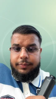 Profilfoto von Muneeb aus Würzburg. Berufswunsch: Fachkraft – Lagerlogistik. Branche: Kundenservice.