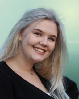 Profilfoto von Tina aus Ringsheim. Berufswunsch: Bürohelfer/in. Branche: Personalwesen, HR.