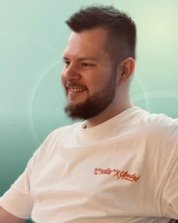 Profilfoto von Maximilian aus Ingersheim. Berufswunsch: Fahrer/in und Koch/Köchin. Branche: Gastronomie, Hotellerie, Tourismus und Lebensmittel, Getränke.