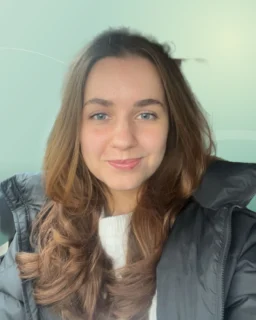 Profilfoto von Emely aus Barsinghausen. Berufswunsch: Assistent/in – Innenarchitektur und Telefonist/in. Branche: Kundenservice.