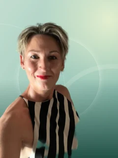 Profilfoto von Bettina aus Dormagen. Berufswunsch: Bürohelfer/in. Branche: Wirtschaft, Sekretariat.