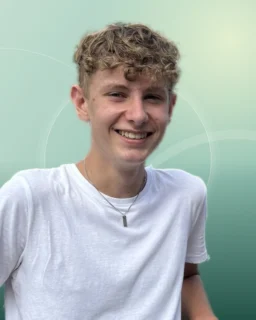 Profilfoto von Max aus Ostendorf. Berufswunsch: Babysitter/in und Gartenhelfer/in. Branche: Gastronomie, Hotellerie, Tourismus und Haushalt, Babysitting.