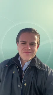 Profilfoto von Oscar aus Gerlingen. Berufswunsch: Verkäufer/in. Branche: Beratung, Consulting.