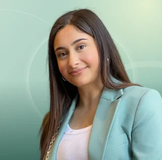 Profilfoto von Yasmin aus Bad Oeynhausen. Berufswunsch: Kaufmann/-frau – Büromanagement und Sachbearbeiter/in. Branche: Kundenservice und Logistik, Transport, Verkehr.