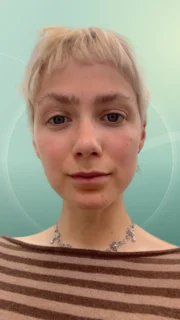 Profilfoto von Lynn aus Regensburg. Berufswunsch: Barkeeper/in und Erntehelfer/in. Branche: Gastronomie, Hotellerie, Tourismus und Landwirtschaft, Garten.