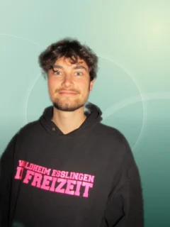 Profilfoto von Dennis aus Esslingen am Neckar. Berufswunsch: Sozialarbeiter/in. Branche: Sozialwesen, Religion.