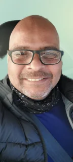 Profilfoto von Delfin aus Stuttgart. Berufswunsch: Fahrer/in und Fremdsprachenkorrespondent/in. Branche: Kundenservice und Logistik, Transport, Verkehr.