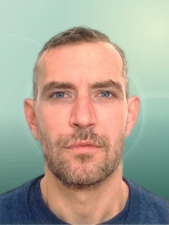 Profilfoto von Igor aus Moormerland. Berufswunsch: Empfangsmitarbeiter/in und Fachkraft – Logistik/Materialwirtschaft. Branche: Logistik, Transport, Verkehr und Produktion, Fertigung.