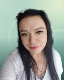 Profilfoto von Jana aus Dresden. Berufswunsch: Fachkraft – Kurier-, Express- und Postdienstleistungen. Branche: Gastronomie, Hotellerie, Tourismus.