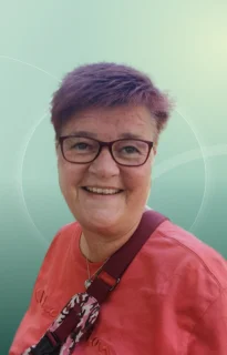 Profilfoto von Regina aus Stein. Berufswunsch: Fahrer/in und Fertigungsmitarbeiter/in. Branche: Lebensmittel, Getränke und Produktion, Fertigung.