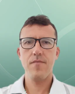 Profilfoto von Enes aus Mannheim. Berufswunsch: Assistent/in – Controlling und Ausbaufacharbeiter/in. Branche: Logistik, Transport, Verkehr und Produktion, Fertigung.