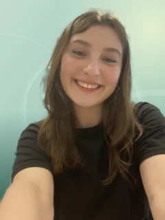 Profilfoto von Manon aus Gerlingen. Berufswunsch: Anthropologe/Anthropologin und Hotelfachmann/-frau. Branche: Gastronomie, Hotellerie, Tourismus und Kundenservice.