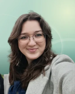 Profilfoto von Sedra aus Diez. Berufswunsch: 3D-Designer/in. Branche: Gastronomie, Hotellerie, Tourismus und Haushalt, Babysitting.