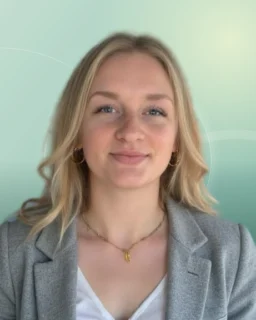 Profilfoto von Nina aus Ettlingen. Berufswunsch: Assistenz der Geschäftsführung. Branche: Bildung, Pädagogik und Finanzen, Buchhaltung.