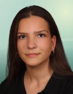 Profilfoto von Ceylan aus Hamburg. Berufswunsch: Fitnesstrainer/in. Branche: Bildung, Pädagogik und Kundenservice.
