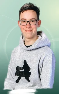 Profilfoto von Luca aus Dettingen unter Teck. Berufswunsch: Abfüller/in und Fachkraft – Lagerlogistik. Branche: Elektronik und Metall, Maschinenbau.