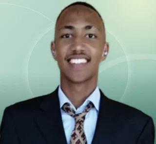 Profilfoto von Joel aus Kamp-Lintfort. Berufswunsch: Lieferfahrer/in und Warenverräumer/in. Branche: Gastronomie, Hotellerie, Tourismus und Lebensmittel, Getränke.