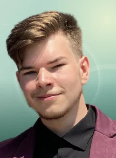 Profilfoto von Justus aus Burghausen. Berufswunsch: Fitnesstrainer/in. Branche: Bauwesen, Architektur und Elektronik.