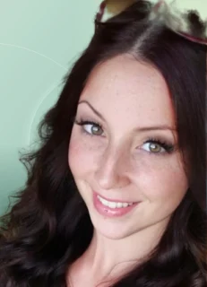 Profilfoto von Lara aus Mainz. Berufswunsch: Sozialarbeiter/in / Sozialpädagoge/-pädagogin und Sozialassistent/in. Branche: Sozialwesen, Religion.
