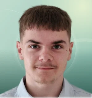 Profilfoto von Julian aus Delmenhorst. Berufswunsch: Lieferfahrer/in und Bürohelfer/in. Branche: Logistik, Transport, Verkehr und Lebensmittel, Getränke.