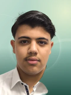 Profilfoto von Zin aus Essen. Berufswunsch: Automobilkaufmann/-frau und Bankkaufmann/­frau. Branche: Beratung, Consulting.