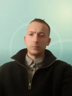Profilfoto von Steven aus Elmshorn. Berufswunsch: Gebäudereiniger/in. Branche: Körperpflege, Hauswirtschaft, Hygiene.