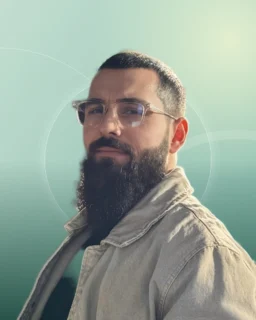 Profilfoto von Mahmud aus Esslingen am Neckar. Berufswunsch: Elektroniker/in – Betriebstechnik. Branche: Elektronik.