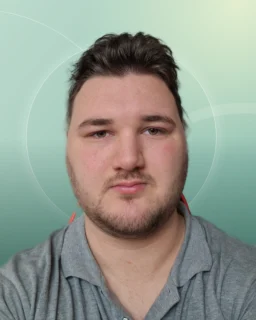 Profilfoto von Tizian aus Übach-Palenberg. Berufswunsch: Industriekaufmann/-frau und Kaufmann/-frau – Versicherungen und Finanzen. Branche: Finanzen, Buchhaltung.