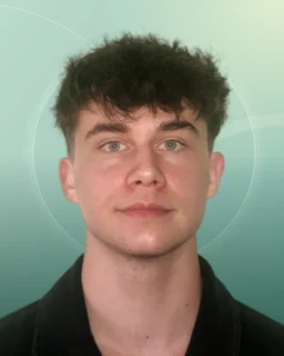 Profilfoto von Paul aus Augsburg. Berufswunsch: Abfüller/in. Branche: Bildung, Pädagogik und Elektronik.