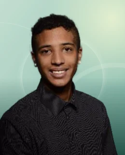 Profilfoto von Samuel aus Nufringen. Berufswunsch: 3D-Designer/in und Assistent/in – Produktdesign. Branche: Design, Musik, Tanz, Schauspiel und Logistik, Transport, Verkehr.