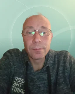 Profilfoto von Lars aus Leer (Ostfriesland). Berufswunsch: Hausmeister/in. Branche: Reinigung, Facility Management.