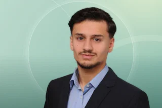 Profilfoto von Hassan aus Bremen. Berufswunsch: Automobilkaufmann/-frau. Branche: Logistik, Transport, Verkehr.