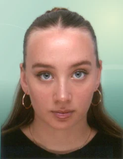 Profilfoto von Lena aus Hoyerswerda. Berufswunsch: Bürohelfer/in. Branche: Marketing, Werbung und Projektmanagement.