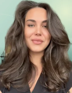 Profilfoto von Anna aus Frankfurter Kunstverein. Berufswunsch: Abo-Verkäufer/in und Account-Manager/in. Branche: Beratung, Consulting und Bildung, Pädagogik.