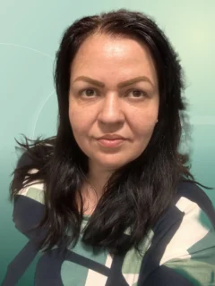 Profilfoto von Oana aus Lünen. Berufswunsch: Fertigungsmitarbeiter/in. Branche: Kundenservice.