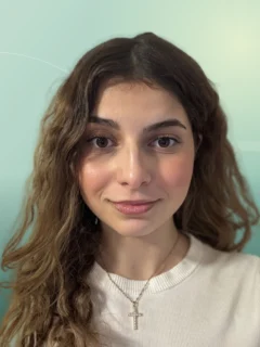 Profilfoto von Meri aus Ansbach. Berufswunsch: Bürohelfer/in und Telefonist/in. Branche: Management und Kundenservice.