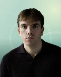 Profilfoto von Alexandru aus Berlin. Berufswunsch: Alltagshelfer/in und Youtuber/in. Branche: Design, Musik, Tanz, Schauspiel und Events, Messen, Promotion.