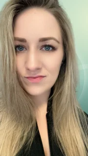 Profilfoto von Cathrin aus Pirmasens. Berufswunsch: Berufskraftfahrer/in. Branche: Logistik, Transport, Verkehr.