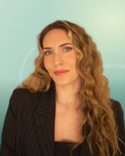 Profilfoto von Nives aus Lüneburg. Berufswunsch: Fachwirt/in (Marketing). Branche: IT, Informatik, Programmierung und Marketing, Werbung.