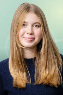 Profilfoto von Mia aus Hanau. Berufswunsch: Fachkraft – Lagerlogistik und Kellner/in. Branche: Bildung, Pädagogik und Events, Messen, Promotion.