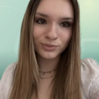 Profilfoto von Emma aus Kaufbeuren. Berufswunsch: Bürohelfer/in. Branche: Bildung, Pädagogik und Medien, Verlag, Druck.