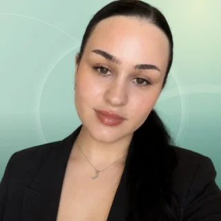 Profilfoto von Aida aus Ratingen. Berufswunsch: Medizinische/r Fachangestellte/r. Branche: Medizin, Psychologie, Pflege.